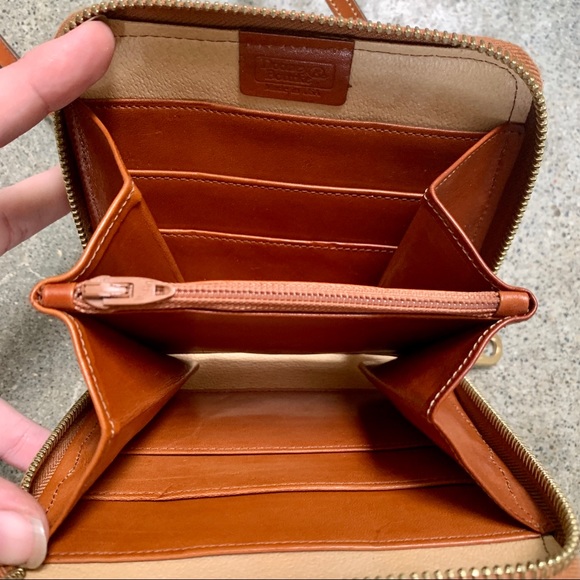 Vintage Dooney & Bourke All Weather Leather Belt Bag Crossbody Convertible - Picture 4 of 6